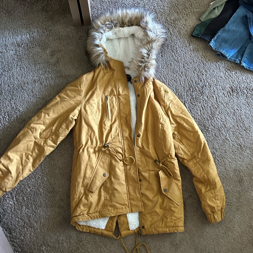 Brand new never worn size small winter coat